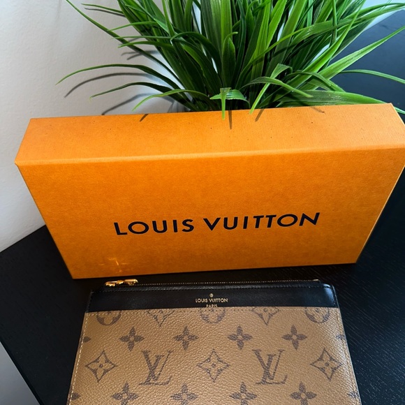 Louis Vuitton Wallet - Picture 3 of 3